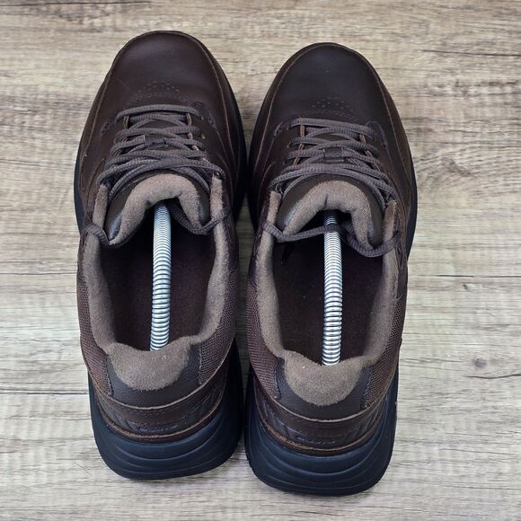 Athletic_Shoes